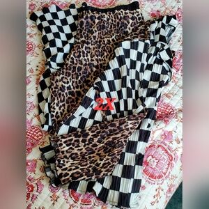 Long Sleeve Plissé Set in Leopard + Check